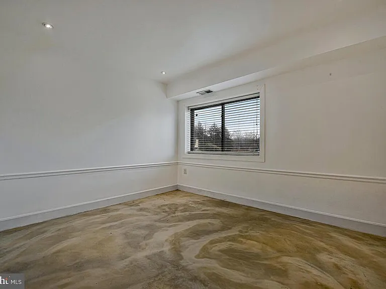 6302 Hil Mar Dr #6-2 — Photo 17