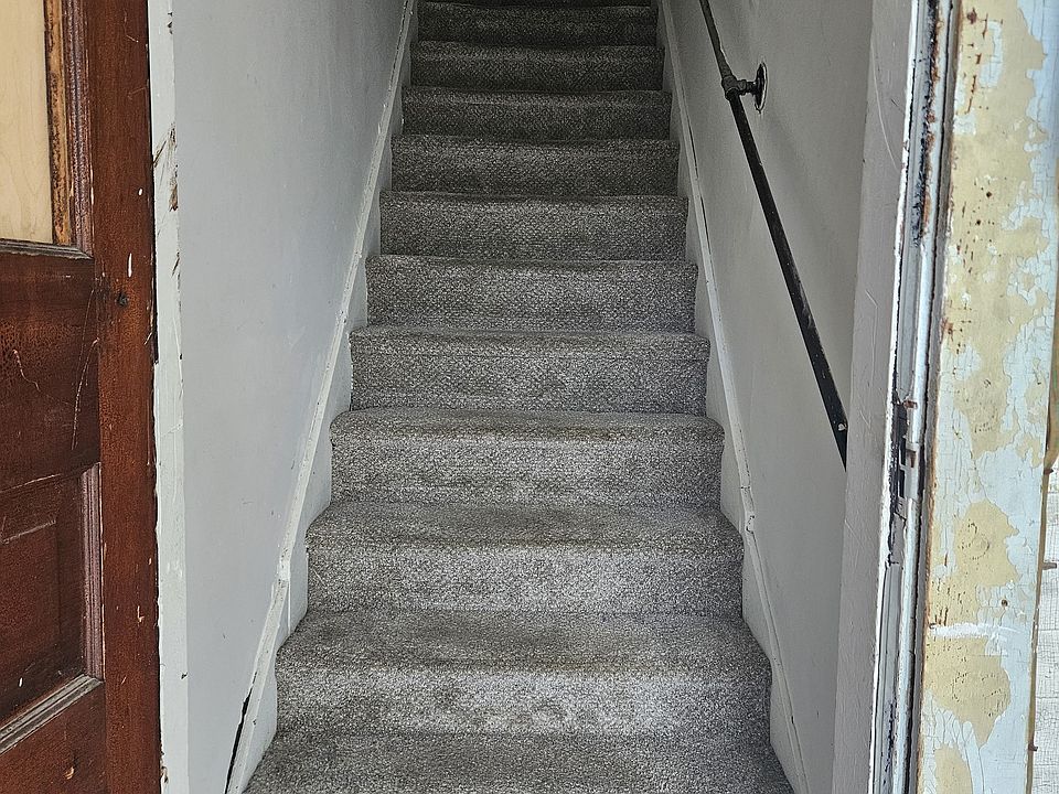 1st image of 348 1/2 Garfield Ave