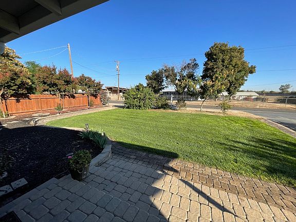 4th image of 8155 W Bell Dr