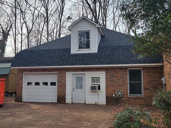 2nd image of 5509 Morgan Mill Rd