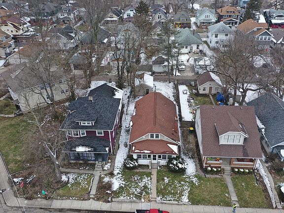 5th image of 3734 N Park Ave
