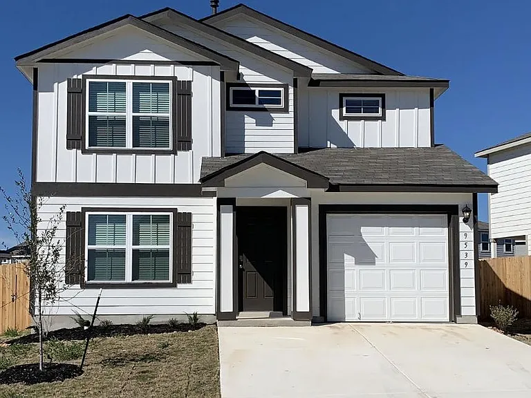 9539 Ranch Loop — Photo 1