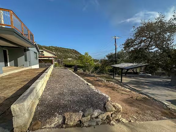 3rd image of 1049 Meckel Dr