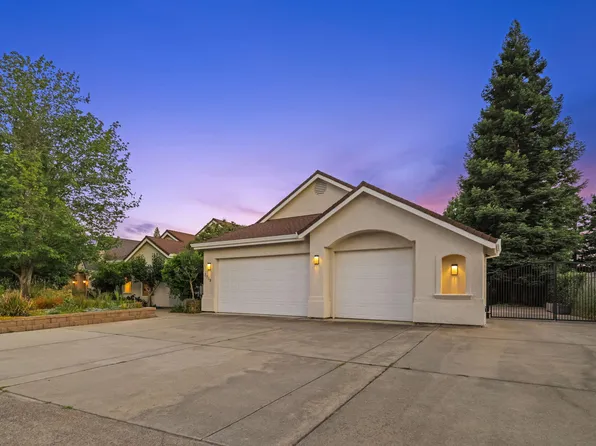 2719 Western Oak Dr, Redding, CA 96002