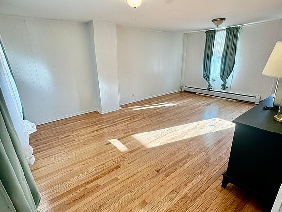 3rd image of 45 Targee St