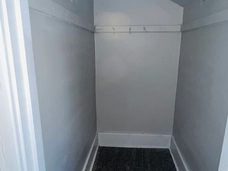 608 W Monroe St — Photo 19