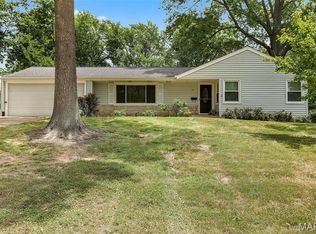 411 Forest Green Dr, Saint Louis, MO 63119