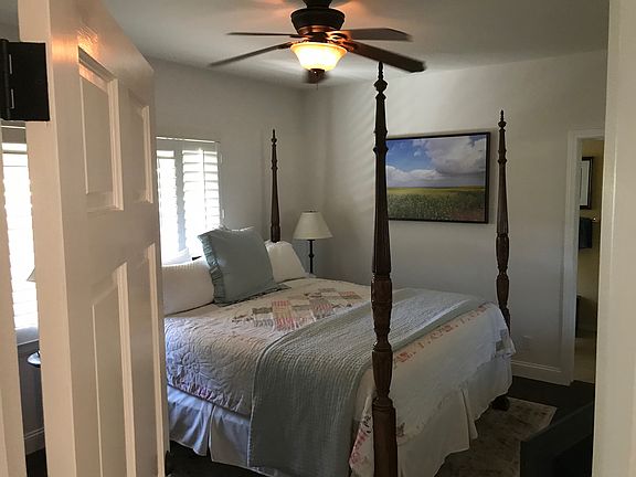 4th image of 1324 Olive St #B