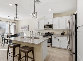 737 E Beauchamp Dr #102, Gilbert, AZ 85297