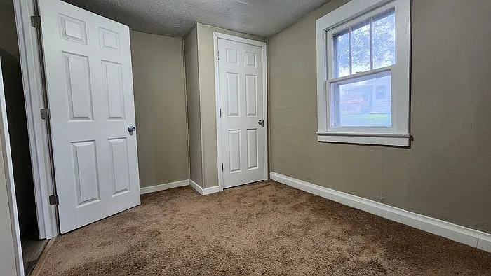 401 Grande Avenue Ext — Photo 3