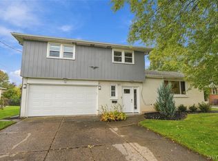 52 Harvey Dr, Lancaster, NY 14086