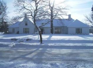 1485 Cambridge Rd, Lansing, MI 48911