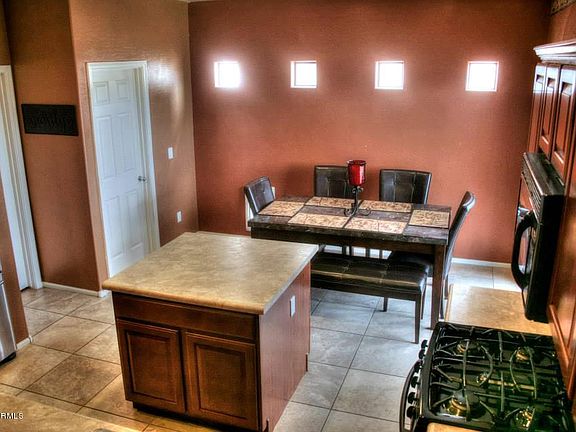 4th image of 44605 W Yucca Ln