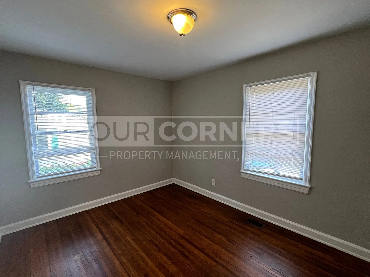 Lovely 2 Bedroom 1 Bath Home — Photo 4