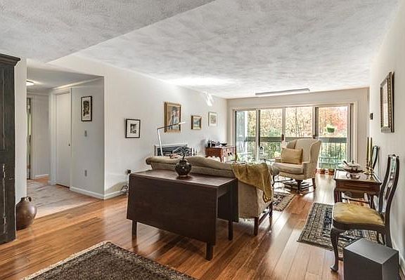 5th image of 1100 Salem St APT 102