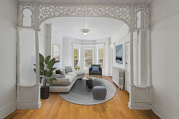 1st image of 317 Bainbridge St #2