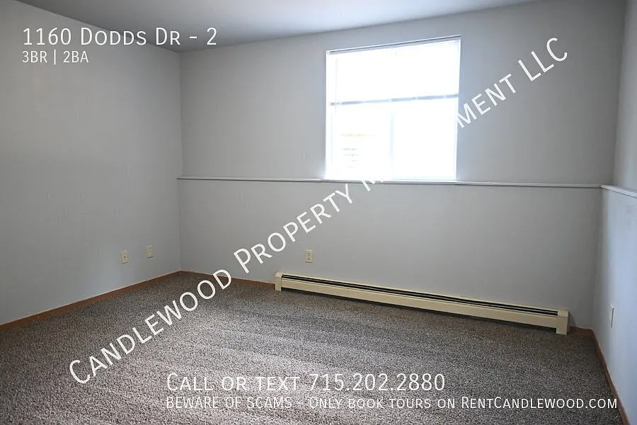 Pet Friendly 3 Bedroom 1.5 Bathroom Apartment w/ Garage Available September 1st! — Photo 4