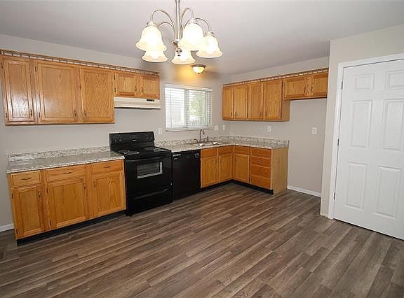 4th image of 422 Red Bud Ct