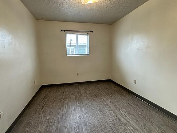 3rd image of 2024 Alderson Ave APT 4