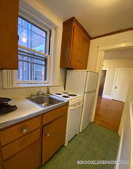 Studio, 288 sqft, $2,895 — Photo 2