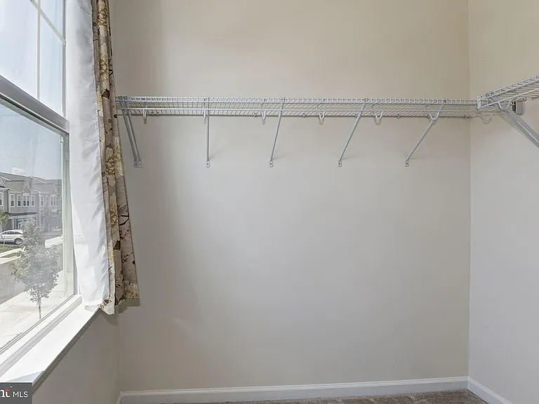 42524 Benfold Sq — Photo 33