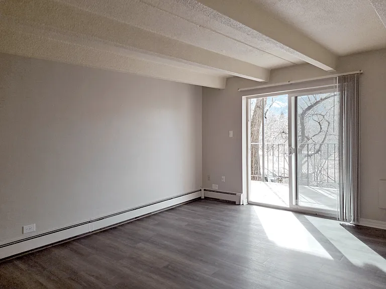 Boulder Crescent — Photo 39