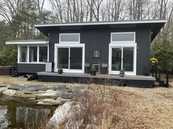 102 River St, Leicester, MA 01524