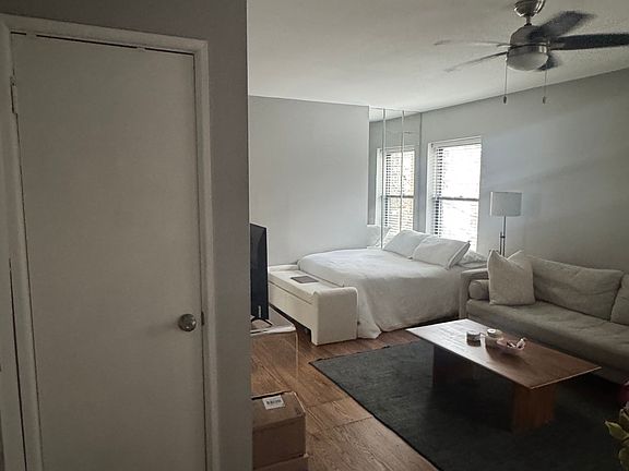 2nd image of 2115 N Sedgwick St #F1e7bb04b
