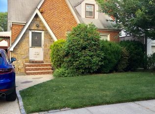 7311 196th St, Flushing, NY 11366