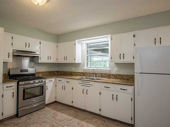 5th image of 221 Shalimar Dr