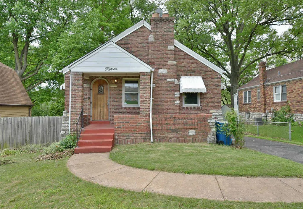 15 N Hartnett Ave photo 1