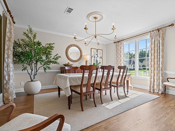 5th image of 1689 De Haig Ln