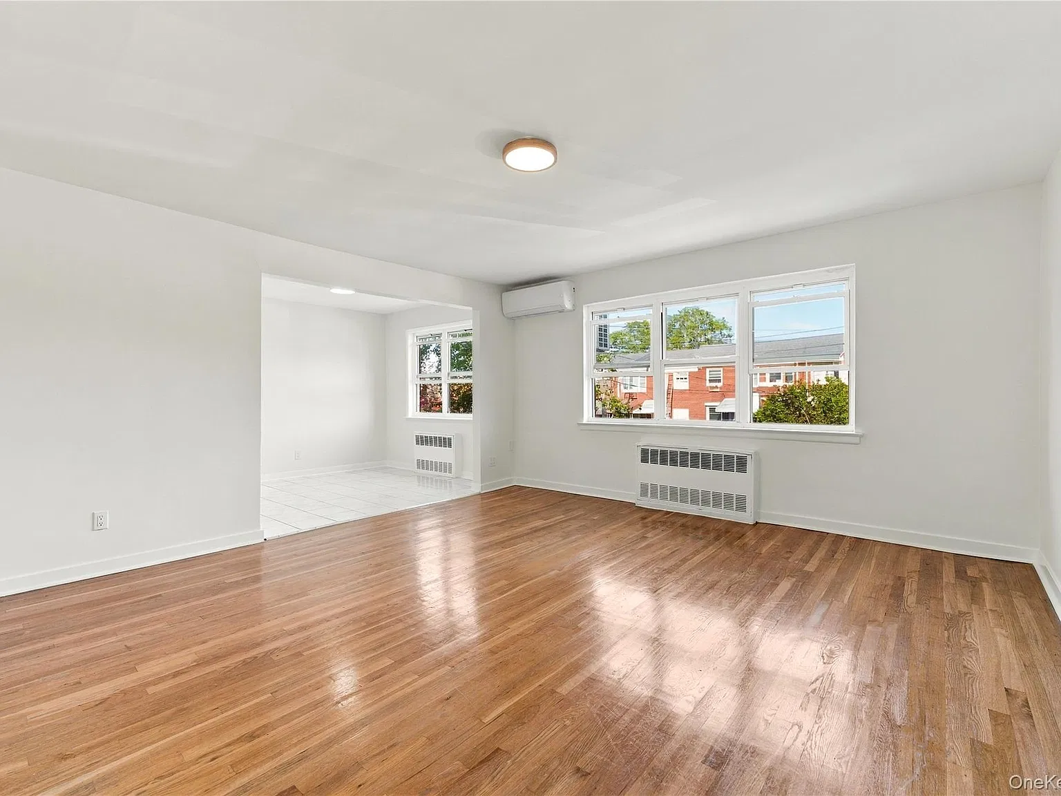 3 bed, 1.5 bath, 900 sqft, $3,500 — Photo 2