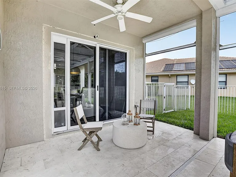 981 Waterside Cir — Photo 59