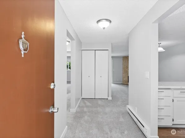 22103 66th Avenue W #3B, Mountlake Terrace, WA 98043
