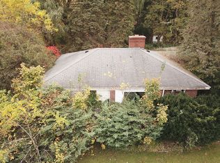 9241 Warsaw Rd, Le Roy, NY 14482