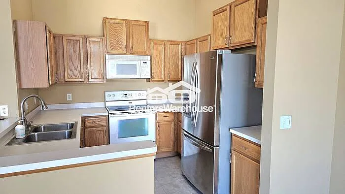 7648 Century Blvd — Photo 4
