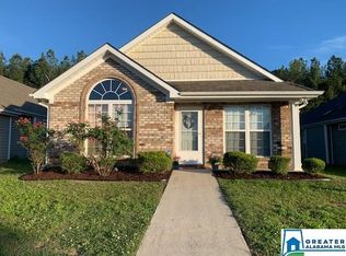 1250 Village Trl, Calera, AL 35040