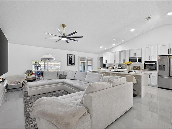 3rd image of 4096 Landover Blvd