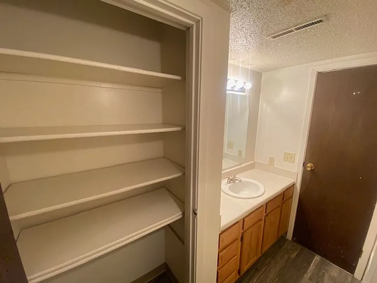 Superior Place Apartments — Photo 26