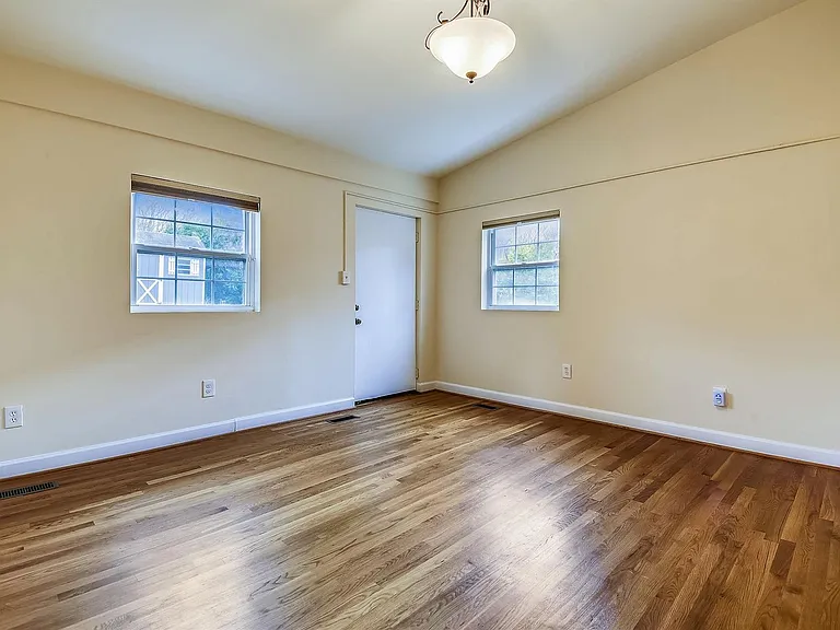 210 E Hamilton Ave — Photo 17