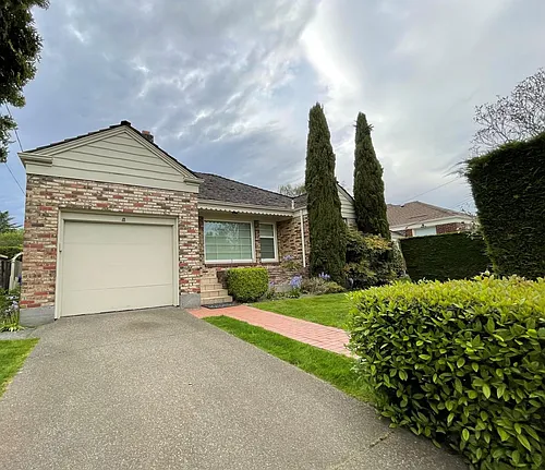5025 47th Ave NE Photo 1 5025 47th Ave NE Photo 1