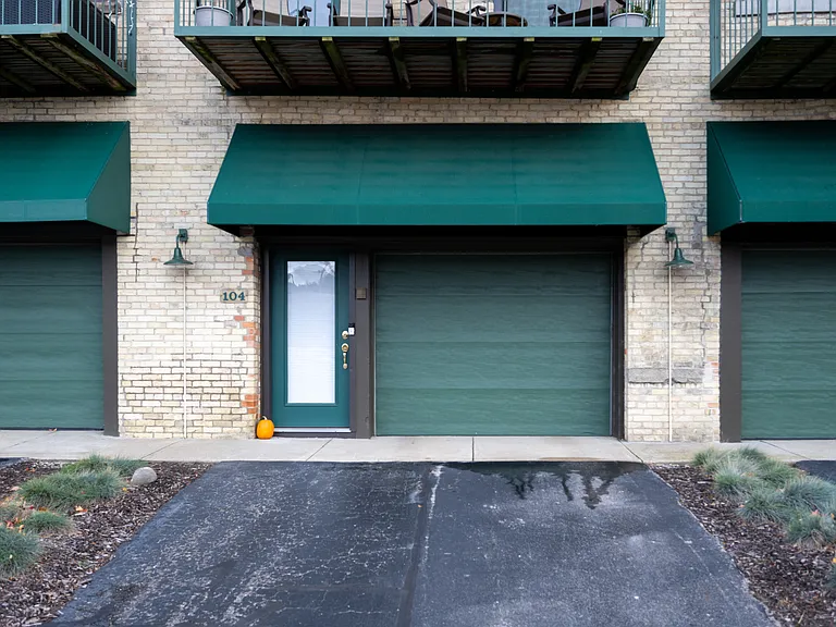 110 N Harbor Dr #104 — Photo 20