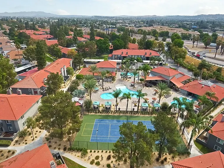 Corona Pointe Resort — Photo 99