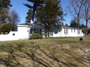 24 Wallacks Dr, Stamford, CT 06902