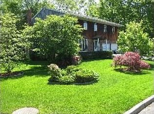 267 Country Club Rd, Scarsdale, NY 10803