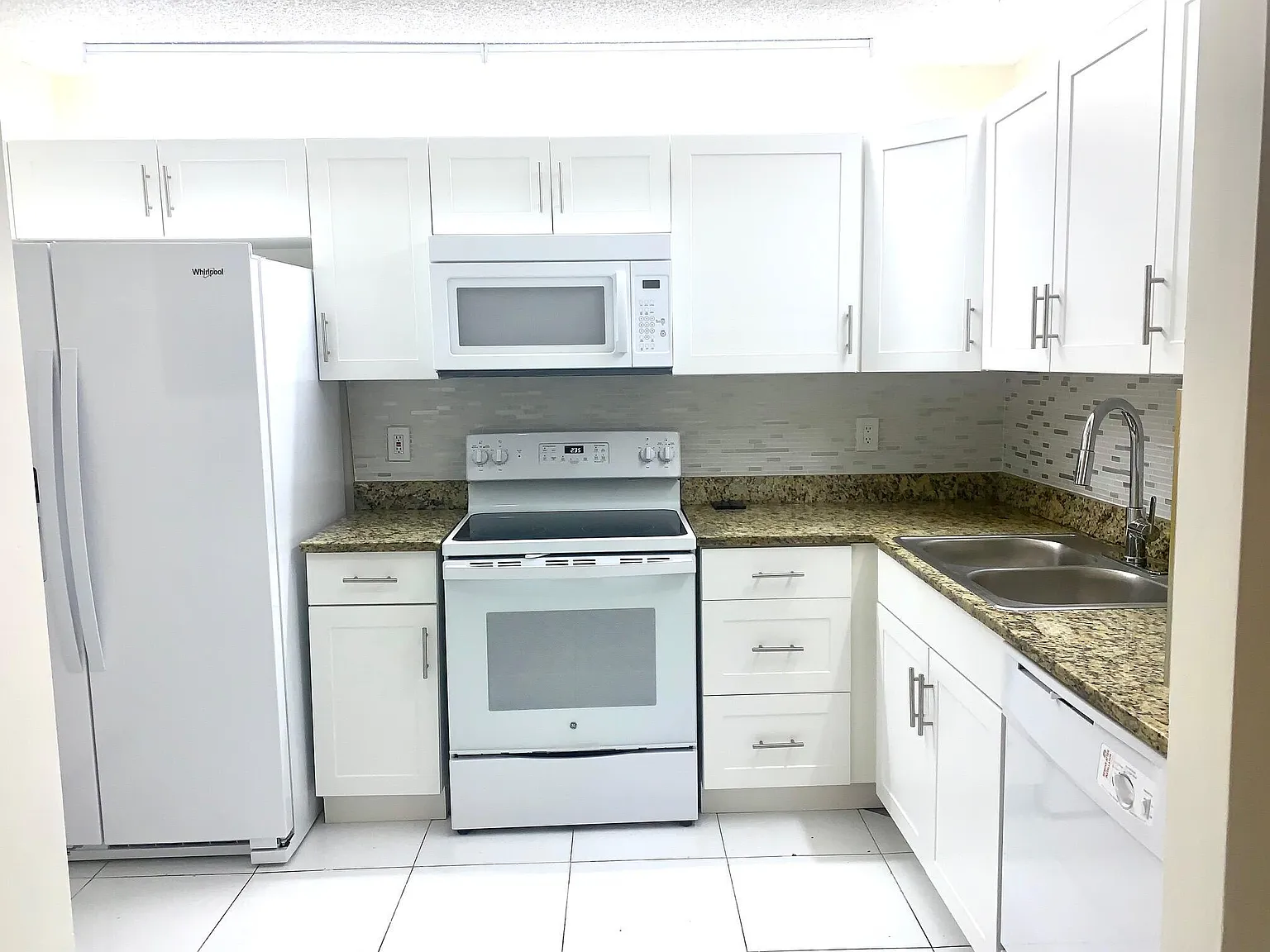 2 bed, 2.0 bath, 966 sqft, $2,200 — Photo 4