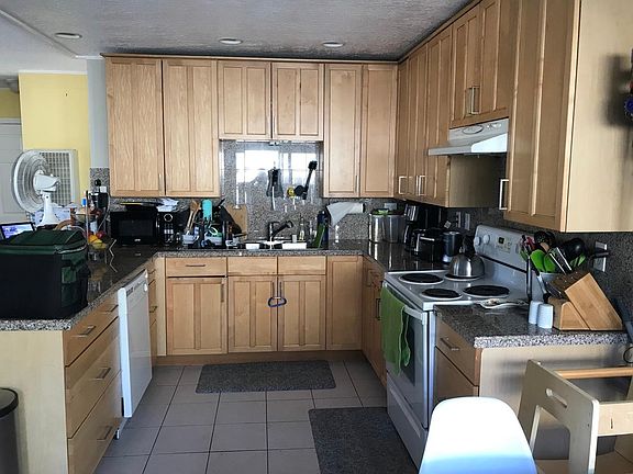 4th image of 1163 Hudson St