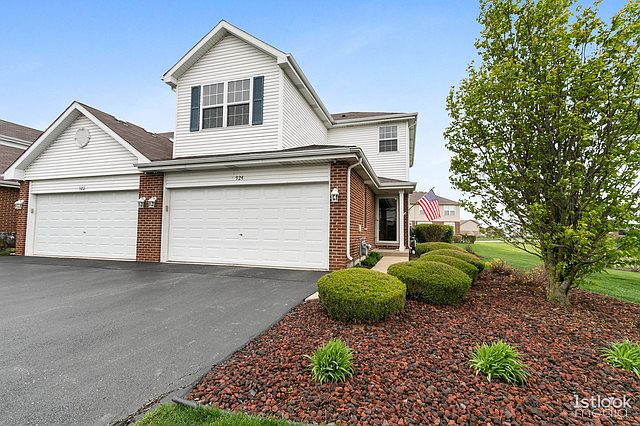 1st image of 924 Foxwood Ct
