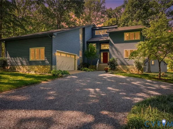 1077 Copper Line Rd, Bumpass, VA 23024